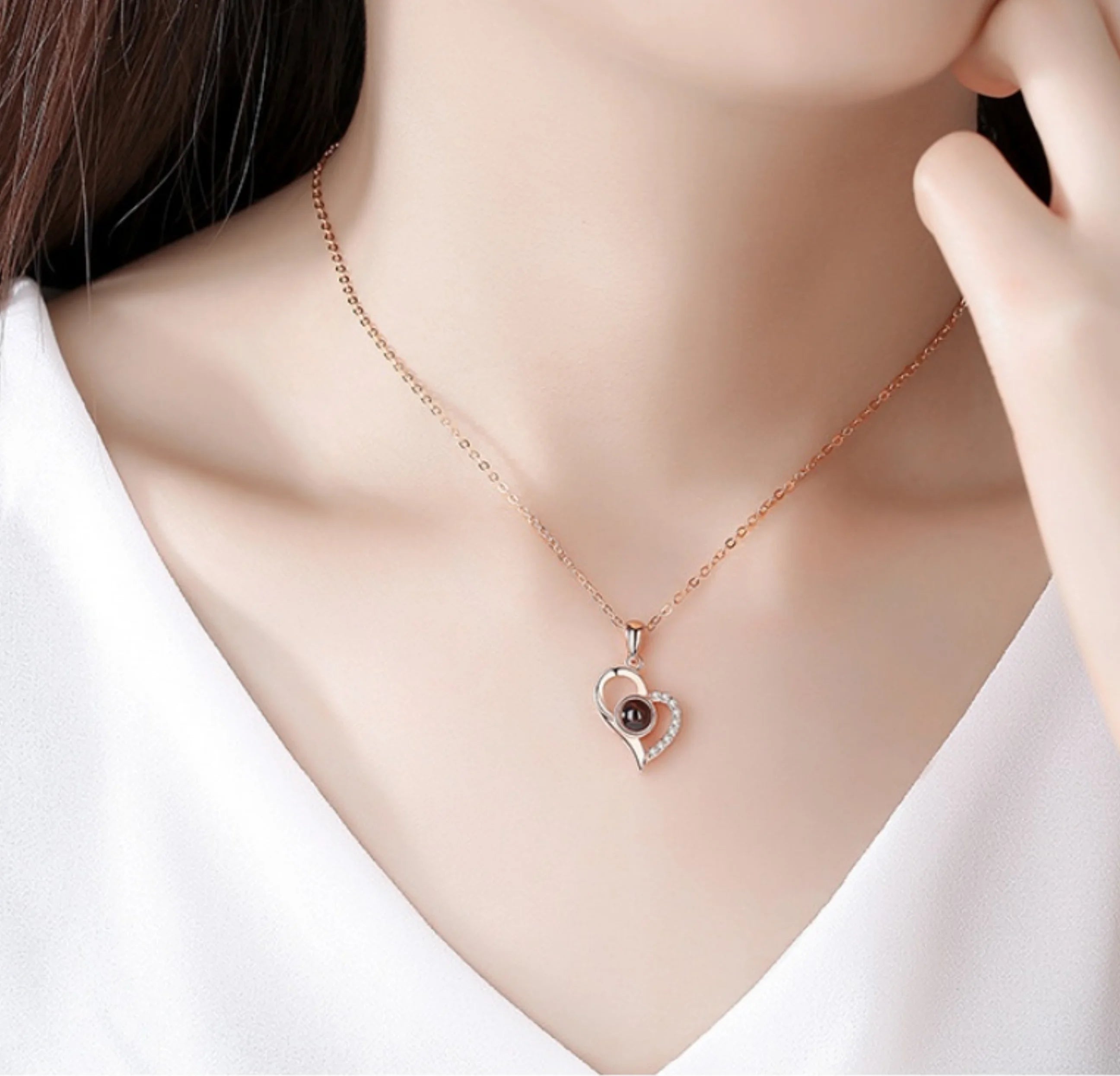 Customized Photo Projection Necklace Fashionable Women's Jewelry New Hot-Selling Wedding Romantic Necklace A Gift For Your Lover